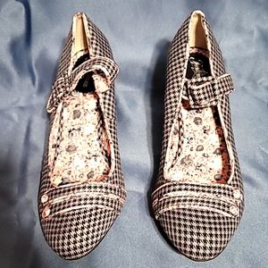 BLACK PINK JOES BROWNS BUCKLE HIGH HEELS SIZE 10 NEVER WORN VINTAGE LOOKING